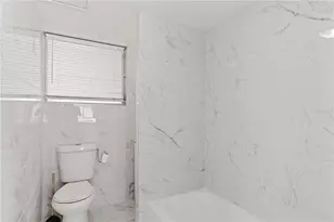 1414 17th St W, Bradenton, FL 34205 - Photo 25