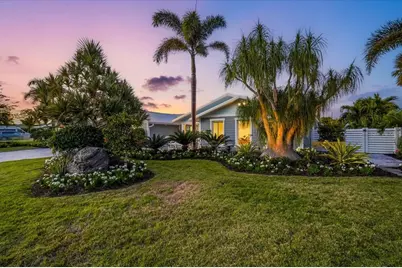 623 Concord Lane, Holmes Beach, FL 34217 - Photo 3