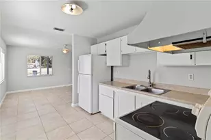 5801 8th St Ct E, Bradenton, FL 34203 - Photo 7