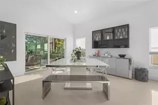 6861 Superior St Cir, Sarasota, FL 34243 - Photo 9