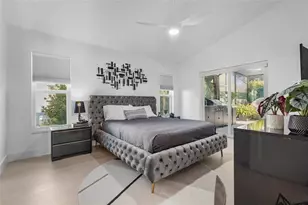 6861 Superior St Cir, Sarasota, FL 34243 - Photo 11