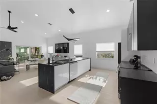 6861 Superior St Cir, Sarasota, FL 34243 - Photo 21