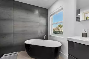 6861 Superior St Cir, Sarasota, FL 34243 - Photo 37