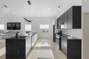 6861 Superior St Cir, Sarasota, FL 34243 - Photo 7