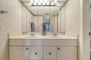 1125 W Peppertree Dr, Sarasota, FL 34242 - Photo 17