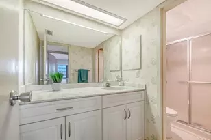 1125 W Peppertree Dr, Sarasota, FL 34242 - Photo 21