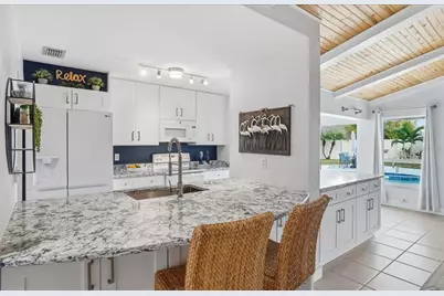 6530 Waterford Circle, Sarasota, FL 34238 - Photo 17