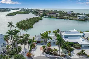 922 Casey Cove Dr, Nokomis, FL 34275 - Photo 1