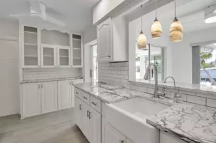 922 Casey Cove Dr, Nokomis, FL 34275 - Photo 13