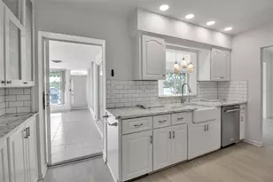 922 Casey Cove Dr, Nokomis, FL 34275 - Photo 9