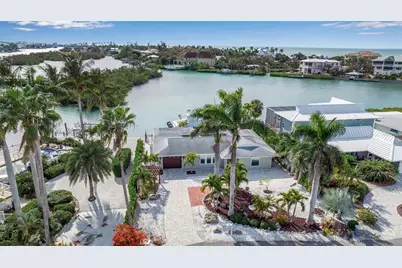 922 Casey Cove Drive, Nokomis, FL 34275 - Photo 1