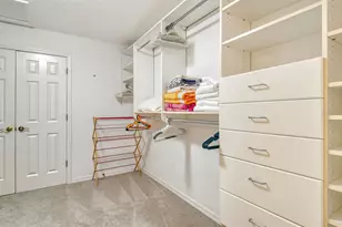 4931 Oxford Dr, Sarasota, FL 34242 - Photo 15