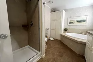 817 S Green Cir, Venice, FL 34285 - Photo 9