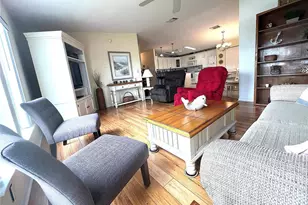 817 S Green Cir, Venice, FL 34285 - Photo 3