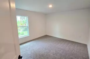 2239 N Biscayne Dr, North Port, FL 34291 - Photo 9