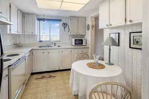 3424 Lake Bayshore Dr, Bradenton, FL 34205 - Photo 5