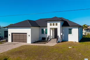 18946 Ayrshire Cir, Port Charlotte, FL 33948 - Photo 1