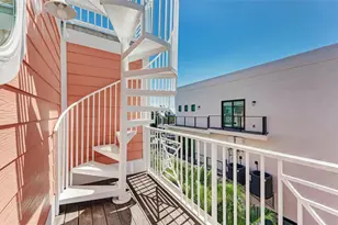 203 N Harbor Dr, Holmes Beach, FL 34217 - Photo 51