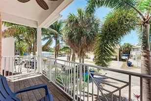 203 N Harbor Dr, Holmes Beach, FL 34217 - Photo 31