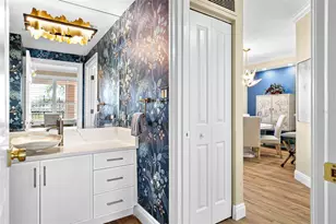 5420 Eagles Point Cir, Sarasota, FL 34231 - Photo 15