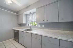 2534 Waneta Dr, Sarasota, FL 34231 - Photo 11