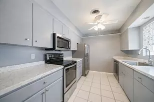 2534 Waneta Dr, Sarasota, FL 34231 - Photo 7