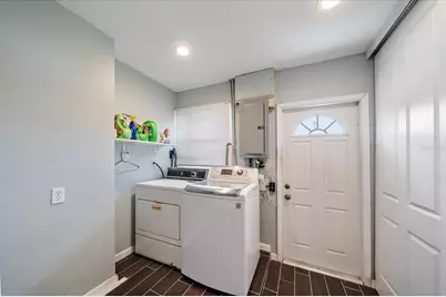 2534 Waneta Drive, Sarasota, FL 34231 - Photo 17
