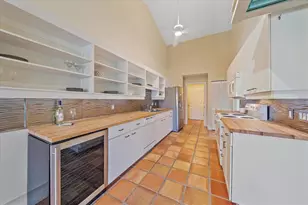 3191 Lake Park Ln, Sarasota, FL 34231 - Photo 13