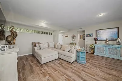 5408 Eagles Point Circle #302, Sarasota, FL 34231 - Photo 5