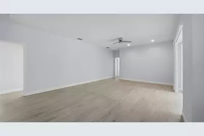 9402 Glen Abbey Lane, Sarasota, FL 34238 - Photo 31