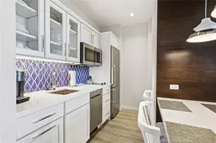 225 Sands Point Rd, Longboat Key, FL 34228 - Photo 11