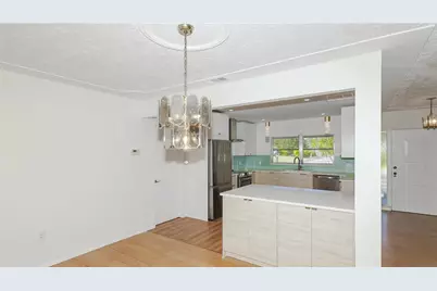 3431 Mineola Drive, Sarasota, FL 34239 - Photo 11