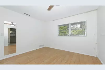 3431 Mineola Drive, Sarasota, FL 34239 - Photo 17