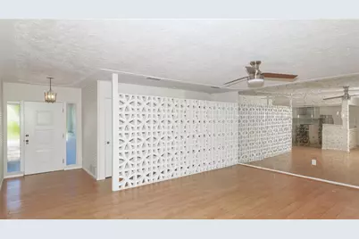 3431 Mineola Drive, Sarasota, FL 34239 - Photo 9