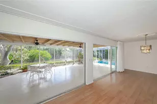 3431 Mineola Dr, Sarasota, FL 34239 - Photo 7