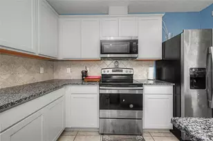 8982 Royal River Cir, Parrish, FL 34219 - Photo 15