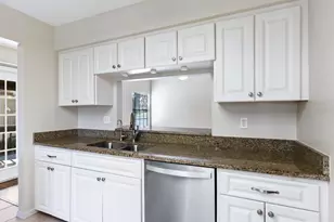 4372 Trails Dr, Sarasota, FL 34232 - Photo 13