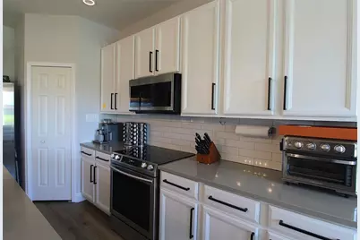 3806 Parkridge Circle #21-105, Sarasota, FL 34243 - Photo 3