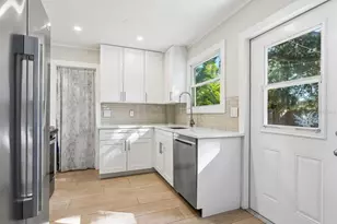 2104 Wood St, Sarasota, FL 34237 - Photo 15