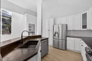 8618 Valley Ridge Ct, Orlando, FL 32818 - Photo 11