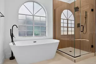 8618 Valley Ridge Ct, Orlando, FL 32818 - Photo 9