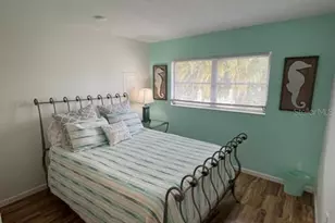 1877 Southpointe Dr, Sarasota, FL 34231 - Photo 15