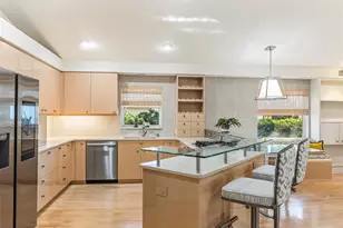 4502 Friar Tuck Ln, Sarasota, FL 34232 - Photo 9