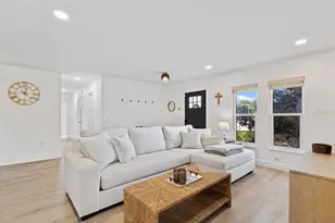 6410 38th Ave Cir W, Bradenton, FL 34209 - Photo 3