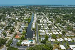 2016 Riverbluff Pkwy, Sarasota, FL 34231 - Photo 59