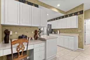 7040 Strand Cir, Bradenton, FL 34203 - Photo 11