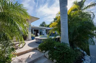 504 68th St, Holmes Beach, FL 34217 - Photo 9