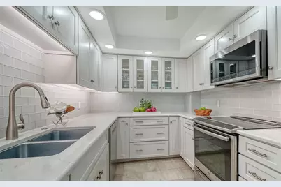 1750 Benjamin Franklin Drive #9C, Sarasota, FL 34236 - Photo 17