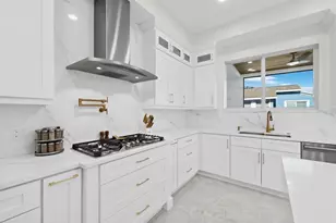 635 Jungle Queen Way, Longboat Key, FL 34228 - Photo 17