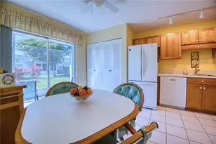 3810 41st St W, Bradenton, FL 34205 - Photo 7